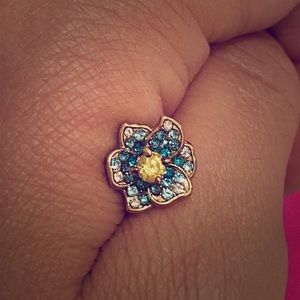 Juicy Couture flower earring